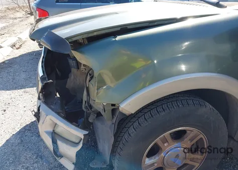 2005 Ford Expedition Eddie Bauer/King Ranch from USA, damaged, VIN 1FMFU18585LA40106